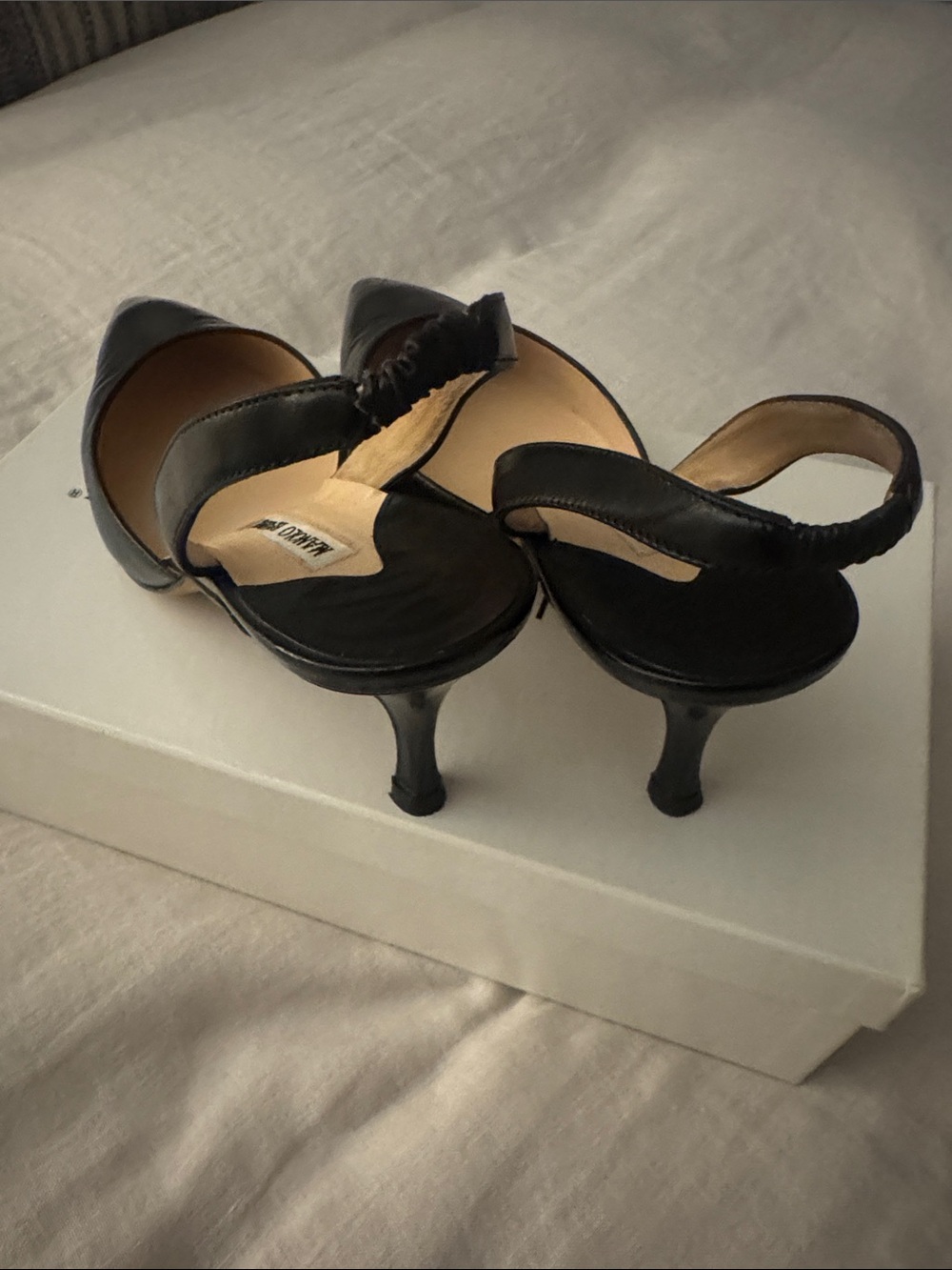 Manolo Blahnik Black Carolyne Pointed Slingback Pumps - Picture 3 of 6
